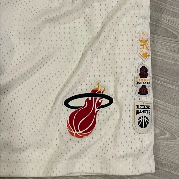 Mitchell & Ness Wade Miami Heat Swingman 2006 Legacy Shorts White Men’s Size XL - Picture 3 of 10